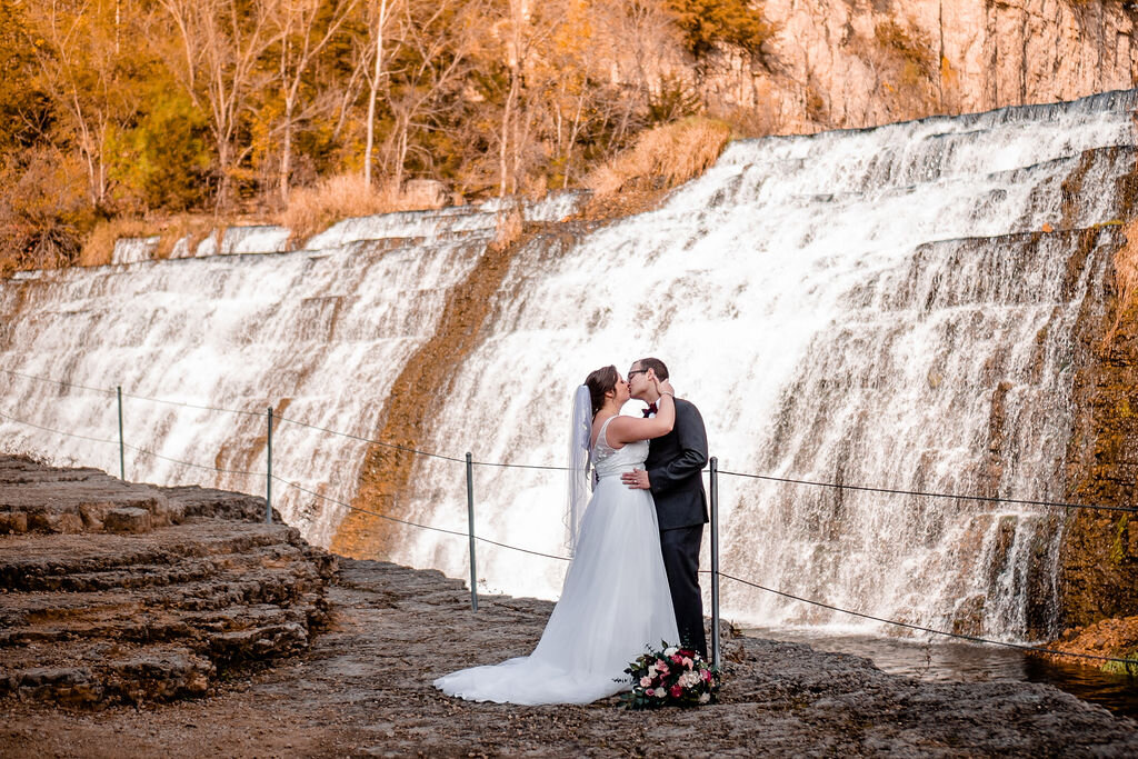 fall-wedding-eagle-ridge-resort-galena-chicago-photographer (59).jpg