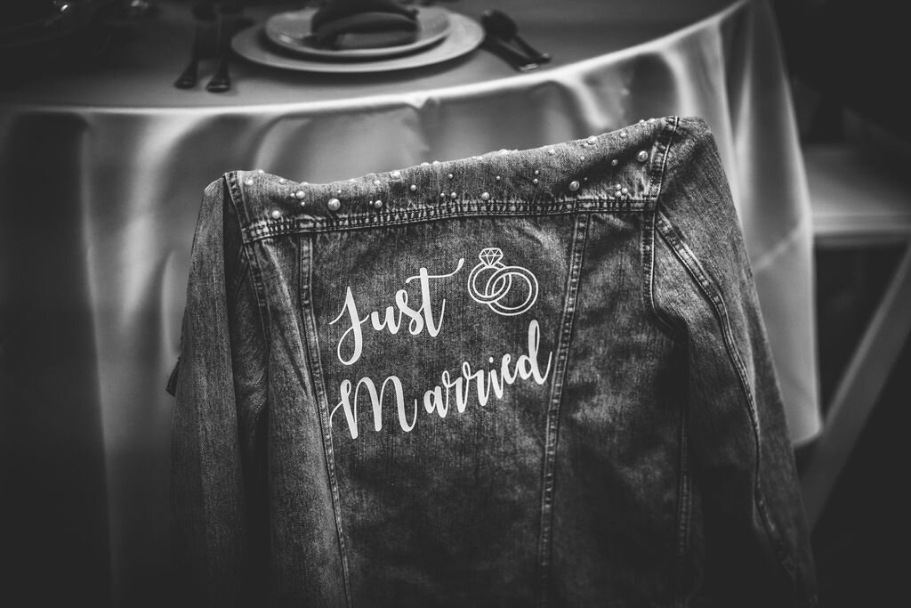 chicago-elopement-photography-wedding-at-home (49).JPG