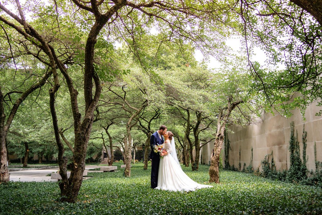 Chicago Art Institute Wedding Photography