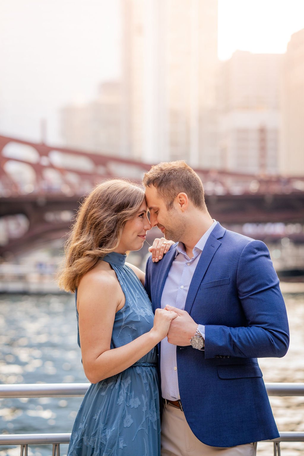 Chicago-River-Walk-Engagement-Photos (4).jpg