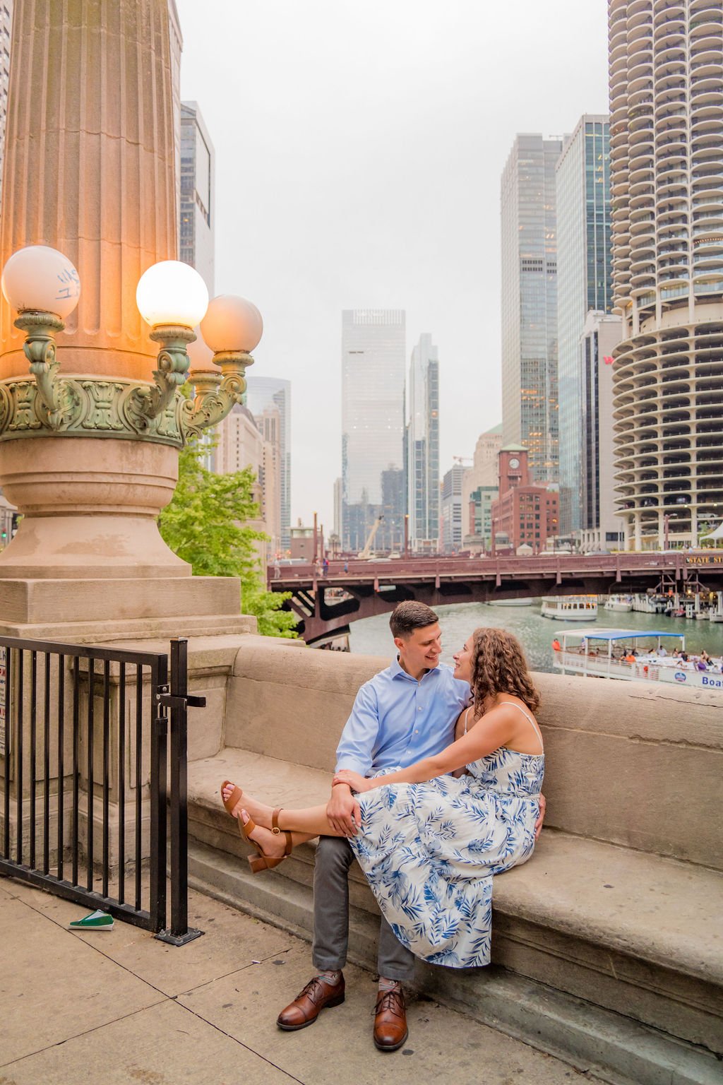 chicago-riverwalk-engagement (11).jpg