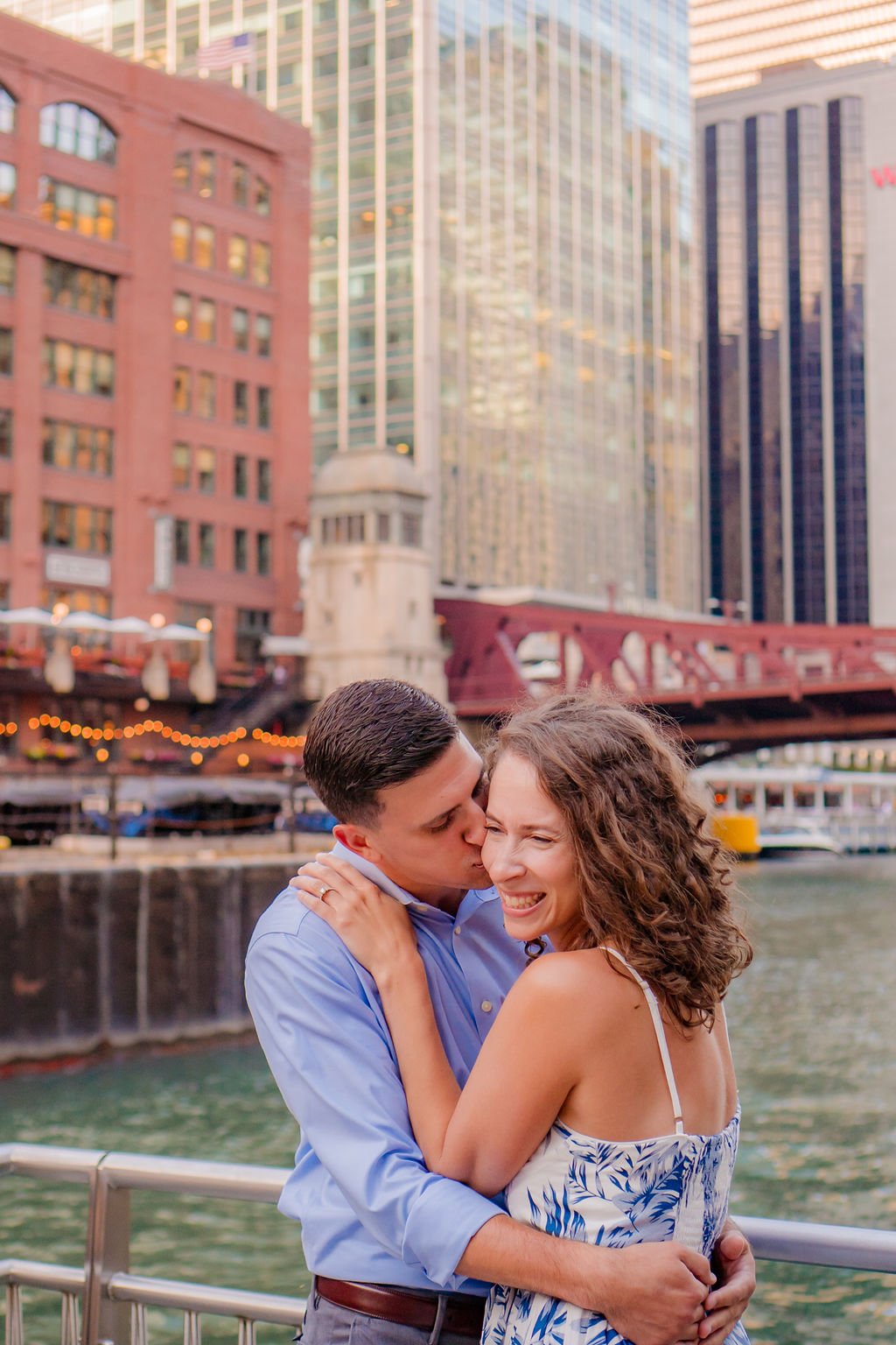 chicago-riverwalk-engagement (7).jpg